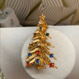 Vintage ART Gold Christmas Tree Brooch with Colorful Gems